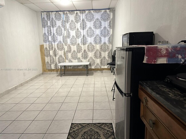 10850 NE 4th Ave in Miami, FL - Building Photo - Building Photo