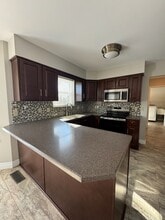 8811 Woodridge Dr in Florence, KY - Building Photo - Building Photo