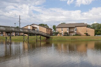 Reflections at Stillwater in Stillwater, OK - Foto de edificio - Building Photo