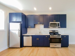 4409 N Seeley Ave, Unit 2020-2B in Chicago, IL - Foto de edificio - Building Photo