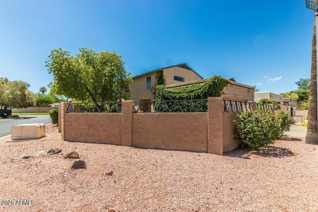 630 E Jensen St in Mesa, AZ - Building Photo - Building Photo