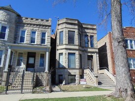 5418 S Aberdeen St, Unit 2 in Chicago, IL - Building Photo