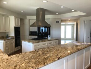 14687 Deervale Pl in Sherman Oaks, CA - Building Photo - Building Photo