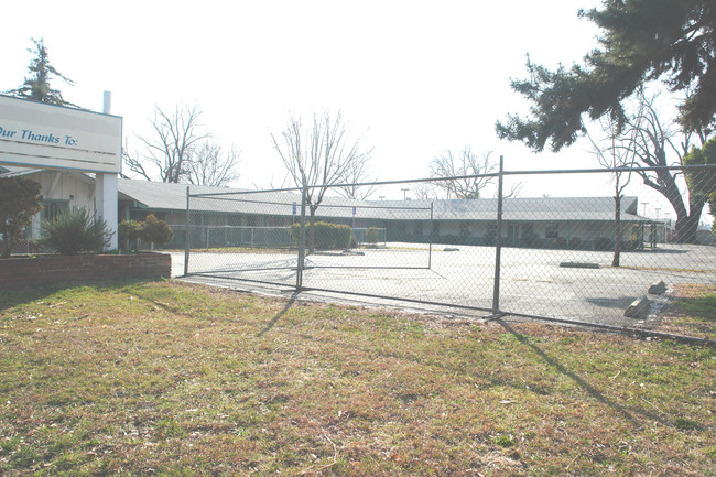 Avenida Apartments in Chico, CA - Building Photo - Building Photo