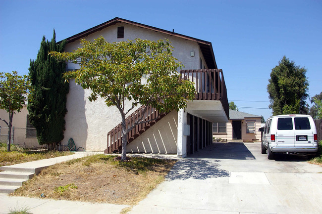 5358-5360 Wightman St in San Diego, CA - Building Photo - Building Photo