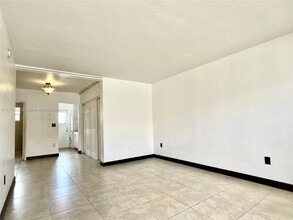 626 Meridian Ave in Miami Beach, FL - Building Photo - Building Photo