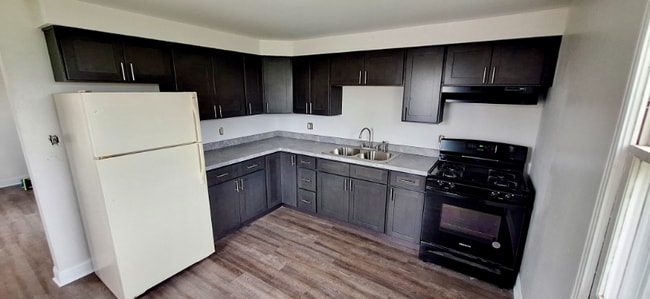 654-654 W Main St