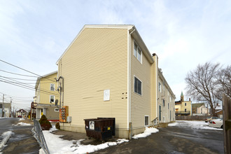 9 Melton St in Pawtucket, RI - Building Photo - Building Photo