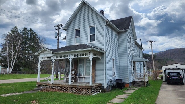 property at 1501 W Henley St