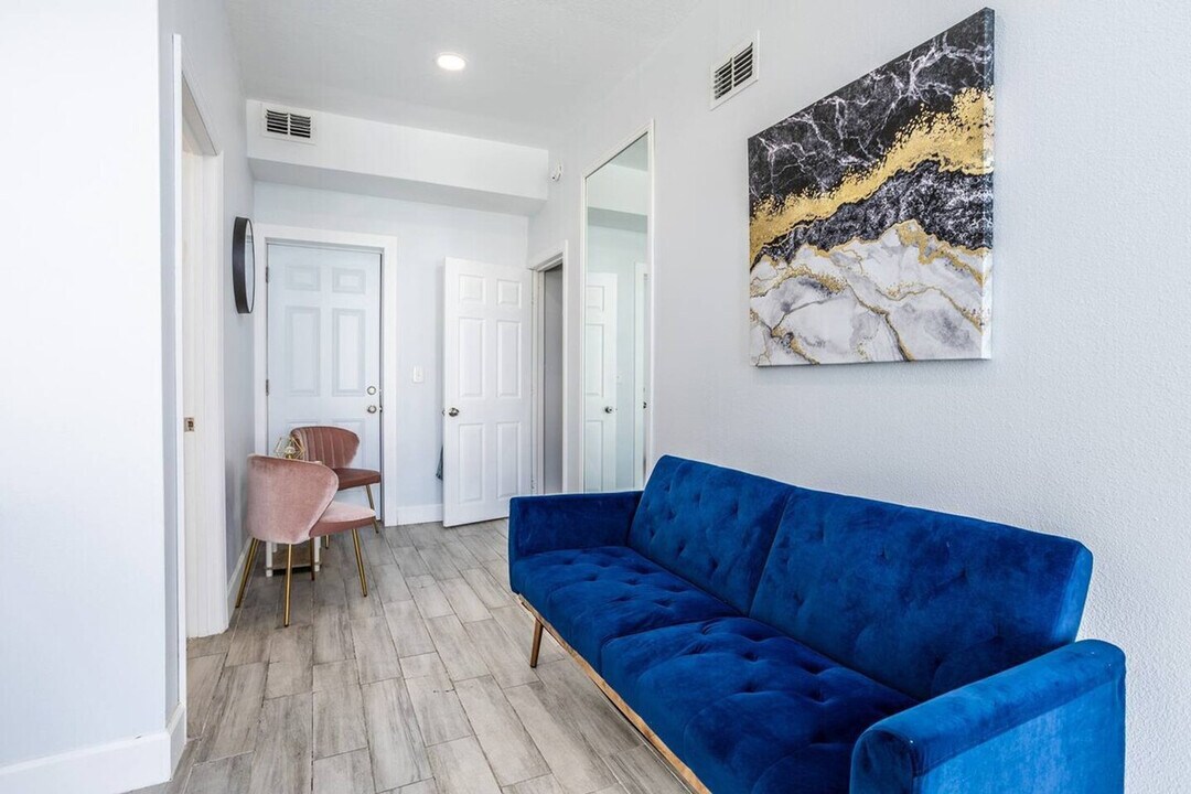 4501 Loring Pl in Orlando, FL - Foto de edificio