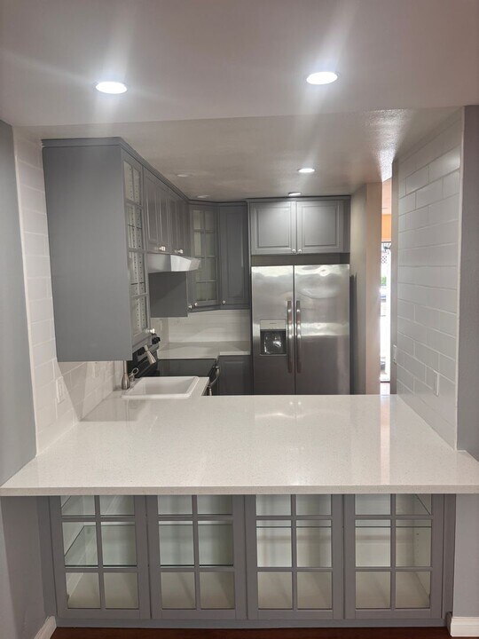 5630 Caminito Roberto in San Diego, CA - Building Photo