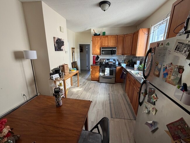 68 Winchester St, Unit 1 in Medford, MA - Foto de edificio - Building Photo