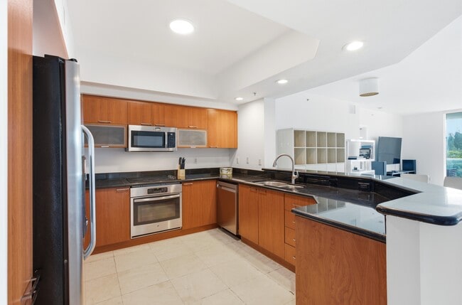 14951 Royal Oaks Ln