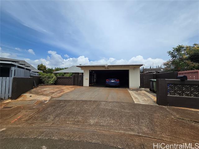 property at 95-340-340 Makulu Pl