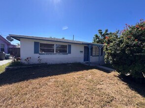 5140 Panorama Ave in Holiday, FL - Building Photo - Building Photo