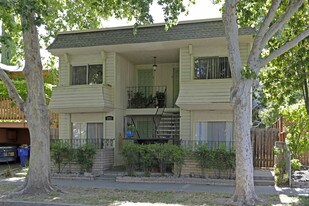 1711 27th St in Sacramento, CA - Building Photo