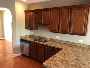 5 Melrose Ct in South Elgin, IL - Building Photo - Building Photo