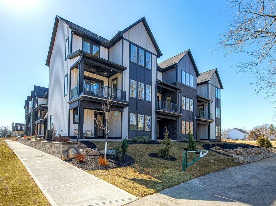 208 Midland Trace Trail in Westfield, IN - Building Photo