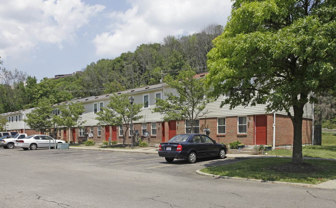 Hickory Woods in Cincinnati, OH - Foto de edificio