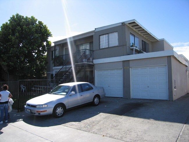 1931 Pomona Ave in Costa Mesa, CA - Foto de edificio - Building Photo