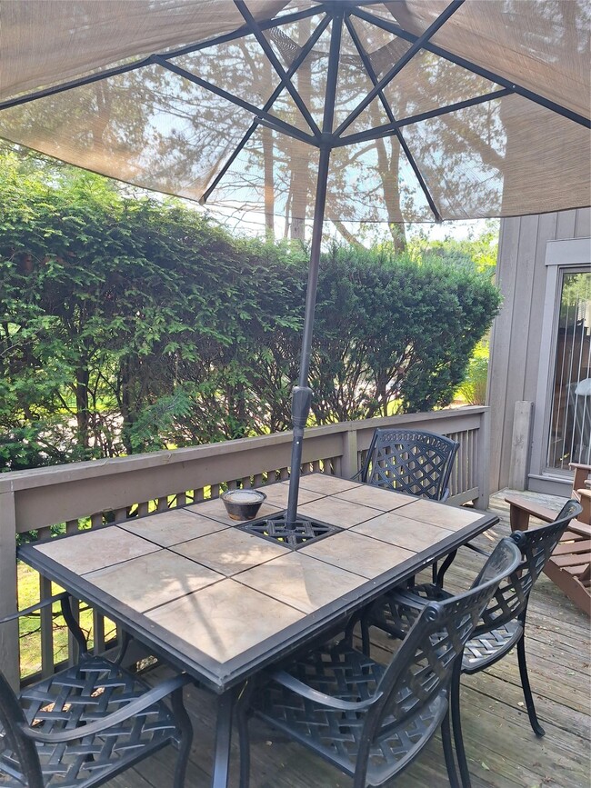 property at 211 Heritage Hills