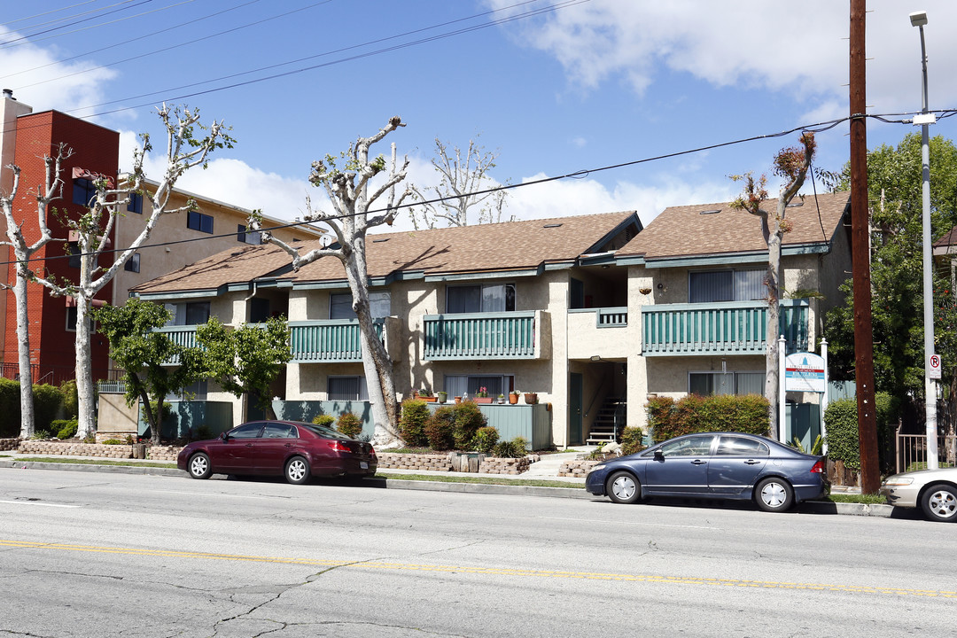 Alpine Terrace Apartments in Canoga Park, CA - Building Photo