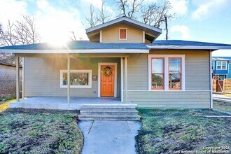 1013 N Palmetto Ave in San Antonio, TX - Building Photo - Building Photo