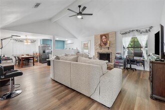 505 E Logan St in Round Rock, TX - Building Photo - Building Photo