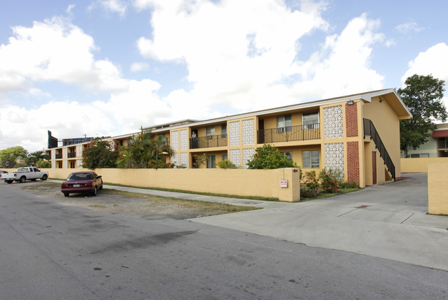 Galloway House Apartments in Miami, FL - Foto de edificio - Building Photo