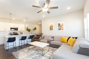 7501 Highway 70 S, Unit 301 in Nashville, TN - Building Photo