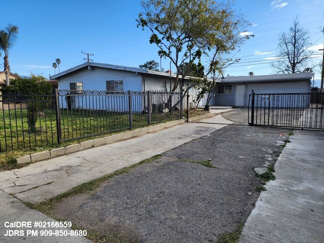 property at 845 N Lilac Ave