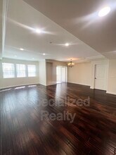 10921 Whipple St in Los Angeles, CA - Building Photo - Building Photo