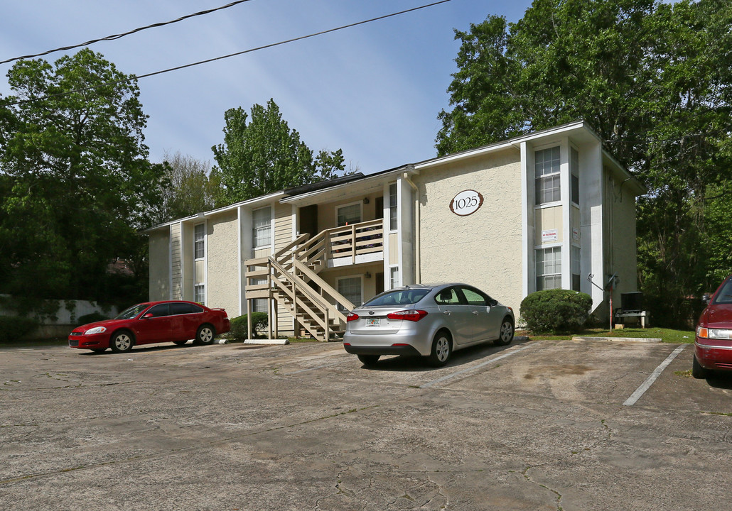 Crossing Brook Villa in Tallahassee, FL - Building Photo