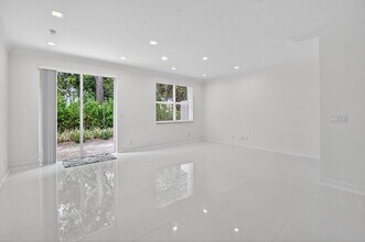 16081 Poppyseed Cir in Delray Beach, FL - Building Photo - Building Photo