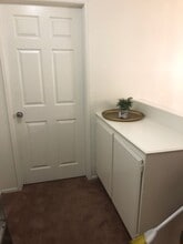 764 W Phillips St, Unit 14 in Ontario, CA - Foto de edificio - Building Photo