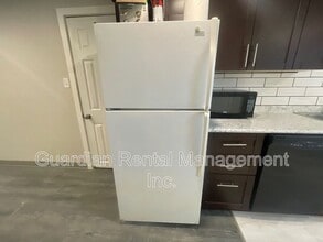 105 Algoma St N in Thunder Bay, ON - Building Photo - Building Photo