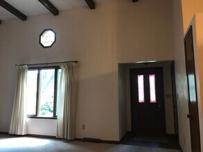 1458 Eastview Dr in Coralville, IA - Building Photo - Building Photo