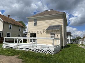 241 E 8th St in Ashland, OH - Building Photo - Building Photo
