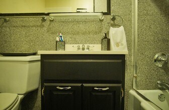 6301 N Sheridan Rd, Unit 23N in Chicago, IL - Building Photo - Building Photo