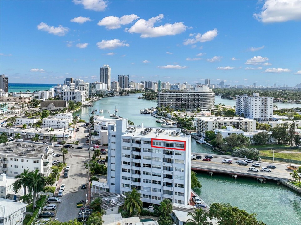 7118 Bonita Dr in Miami Beach, FL - Building Photo