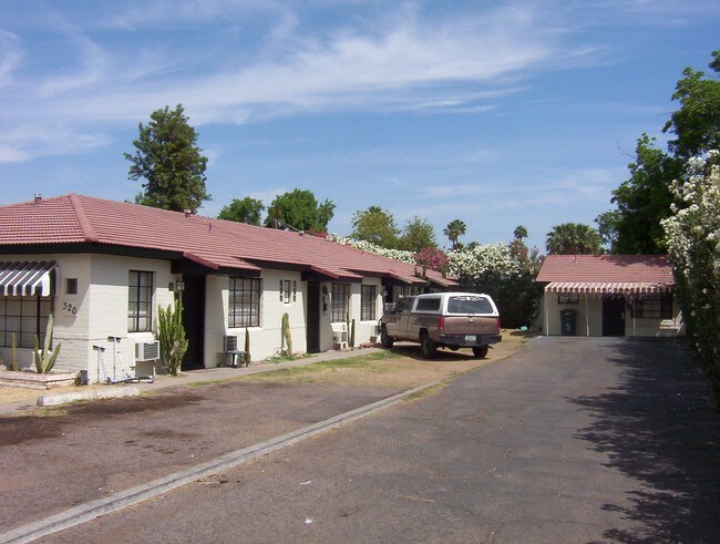 320 W Highland Ave in Phoenix, AZ - Building Photo - Building Photo