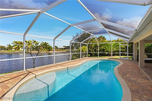 1723 SW 31st Ln in Cape Coral, FL - Building Photo - Building Photo