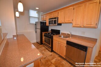 1325 Commonwealth Ave, Unit 3A in Boston, MA - Building Photo - Building Photo