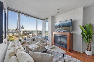 688 Abbott St in Vancouver, BC - Building Photo - Building Photo