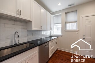 1159 W Lunt Ave in Chicago, IL - Building Photo - Building Photo