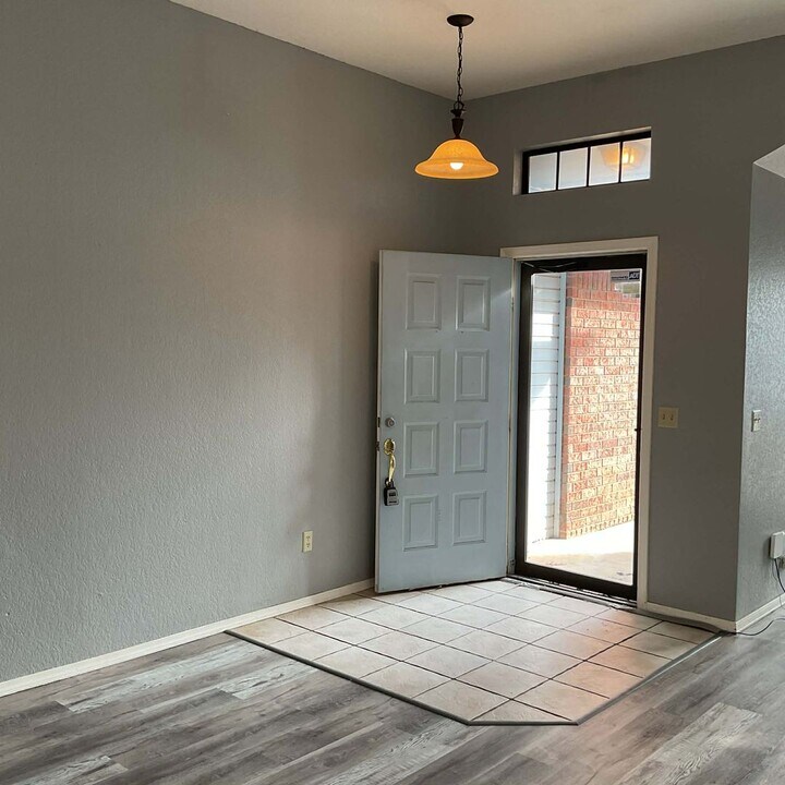 7741 Doris Dr in Oklahoma City, OK - Building Photo