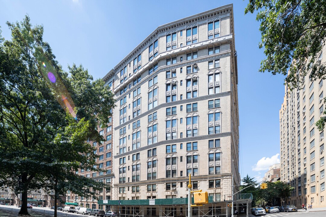 239 Central Park West in New York, NY - Building Photo