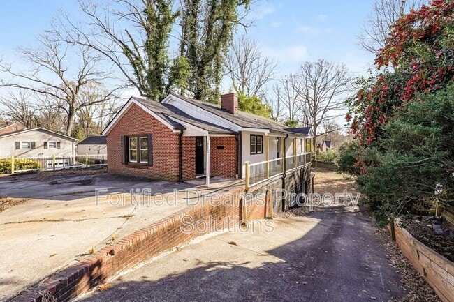 2422 Queen St in Winston-Salem, NC - Building Photo - Building Photo