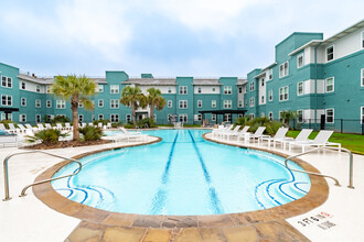 Cambridge Hall at College Station in College Station, TX - Foto de edificio - Building Photo