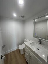 2625 Collins Ave, Unit 411 in Miami, FL - Building Photo - Building Photo